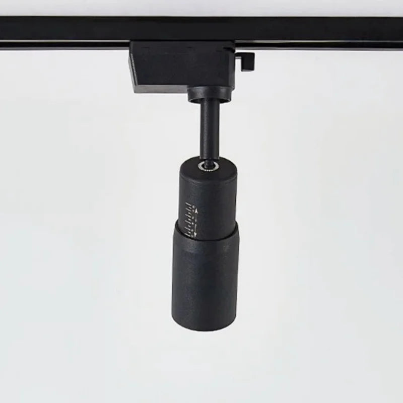 Zoom track spotlight can focus light from 10 ° -60 °, freely adjust aperture size, bar restaurant atmosphere spotlight