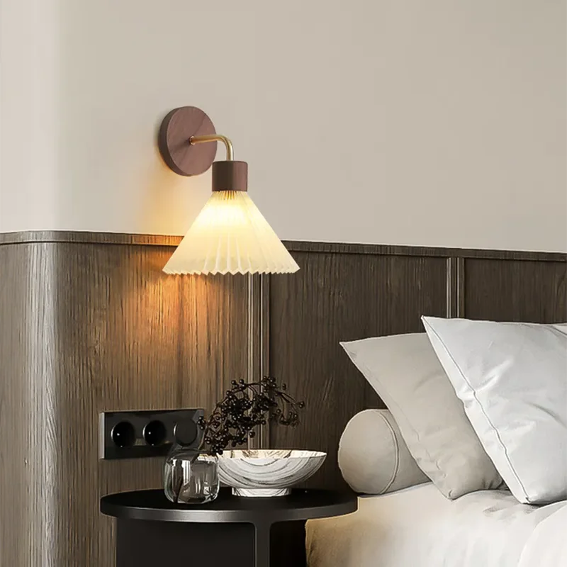 Nordic Wood LED Wall Sconce E26 Single Head Fabric Shade Downlight AC 110-220V Bedroom Living Room Bedside Yellow Brown